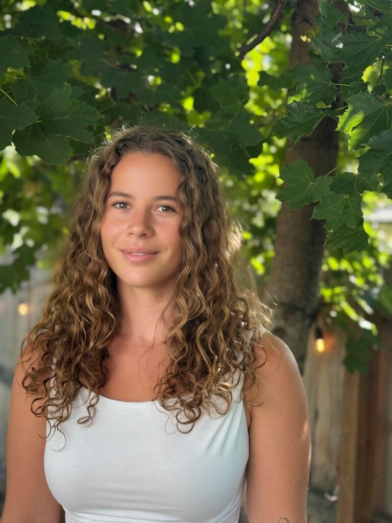 Headshot Kristin Copy 768x1024